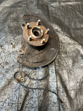 Load image into Gallery viewer, 2004 SUBARU WRX STI FRONT SPINDLES KNUCKLES HUBS PAIR 5x100 OEM #516938