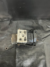 Load image into Gallery viewer, 2004 SUBARU WRX STI OEM ANTI LOCK ABS BRAKE PUMP ACTUATOR MODULE #500989