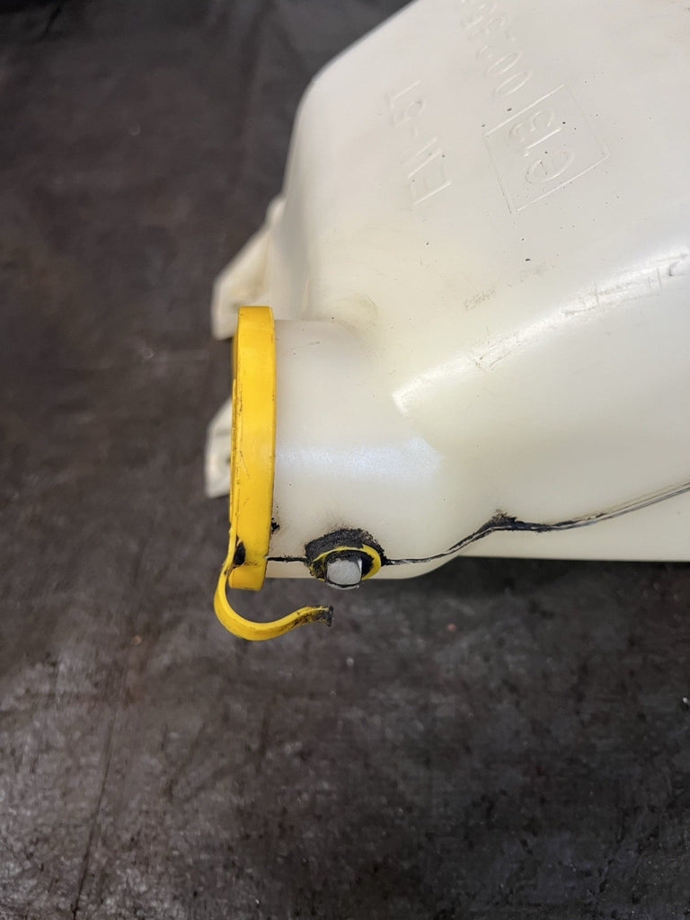 2004-2005 SUBARU WRX STI OEM WINDSHIELD WASHER FLUID RESERVOIR BOTTLE #518682