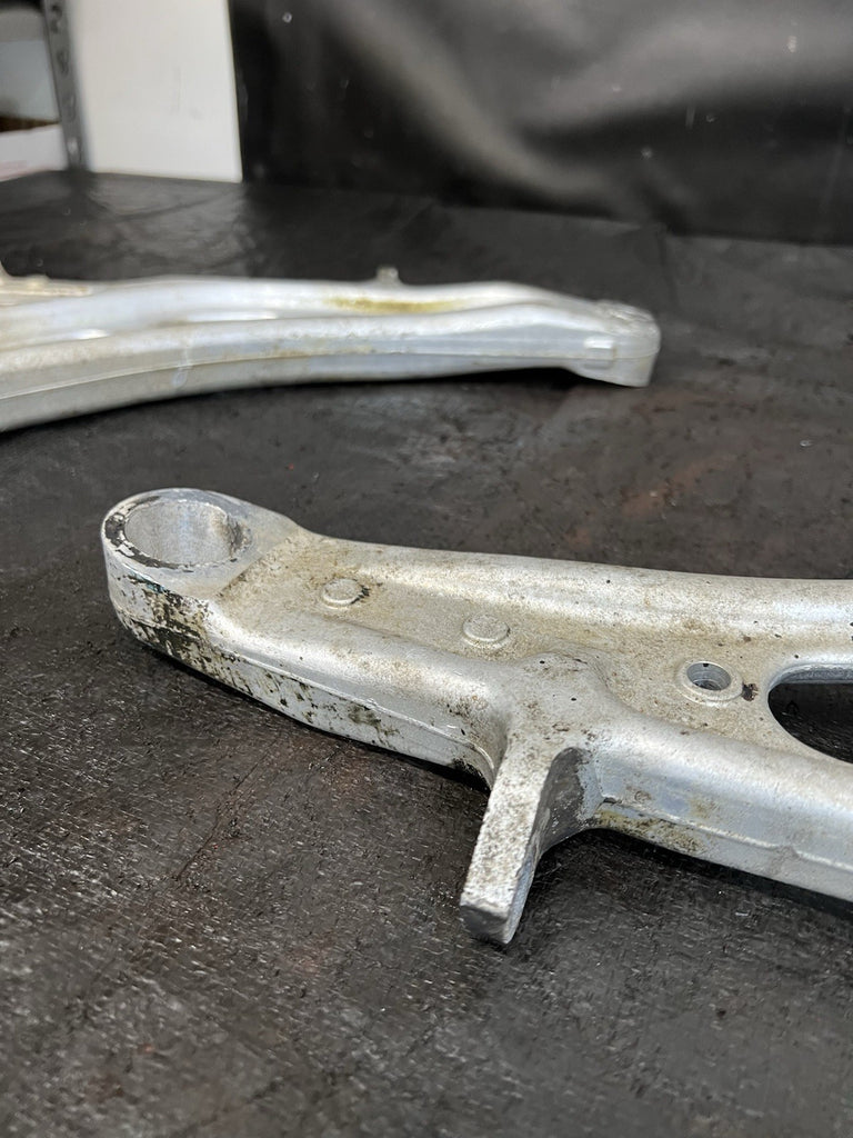 04-07 SUBARU WRX STI OEM FRONT LOWER ALUMINUM CONTROL ARMS PAIR #518682