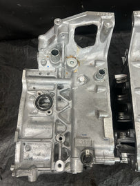 04-21 SUBARU WRX STI OEM CASE HALVES BARE BLOCK SET BLOCK ASSEMBLY STOCK #212661