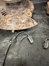 Load image into Gallery viewer, 2005-2007 SUBARU WRX STI FRONT SPINDLES KNUCKLES HUBS PAIR 5x114.3 OEM #525182