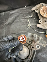 Load image into Gallery viewer, 2000-2003 Honda S2000 S2K AP1 OEM Front Left &amp; Right Spindle Knuckle Bearing Hub