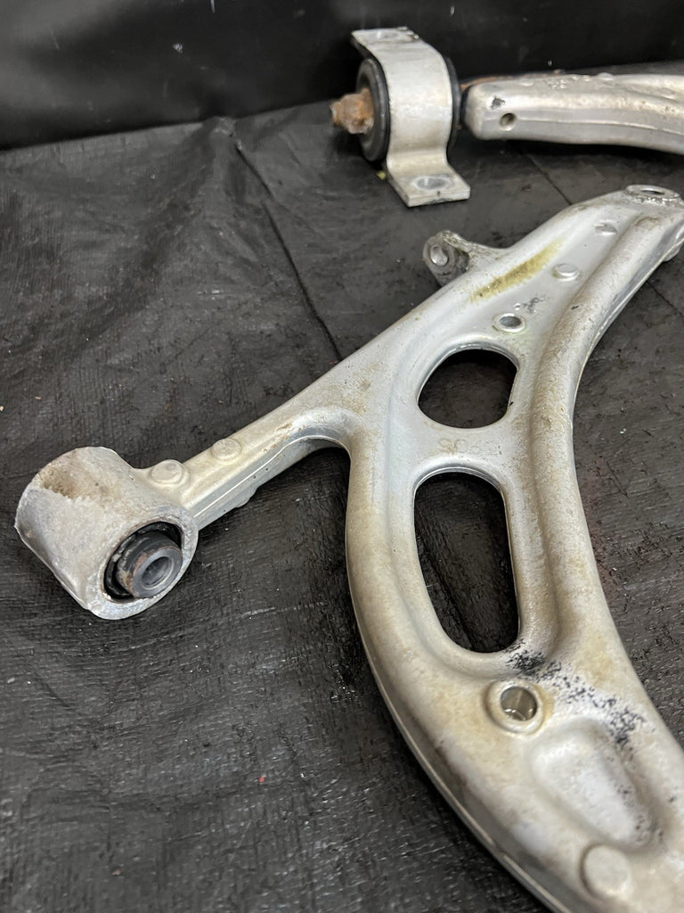 04-07 SUBARU WRX STI OEM FRONT LOWER ALUMINUM CONTROL ARMS PAIR #518682