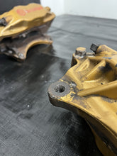 Load image into Gallery viewer, 2004-2007 Subaru WRX STI Front Caliper Set Brembo Brembos Calipers #500989