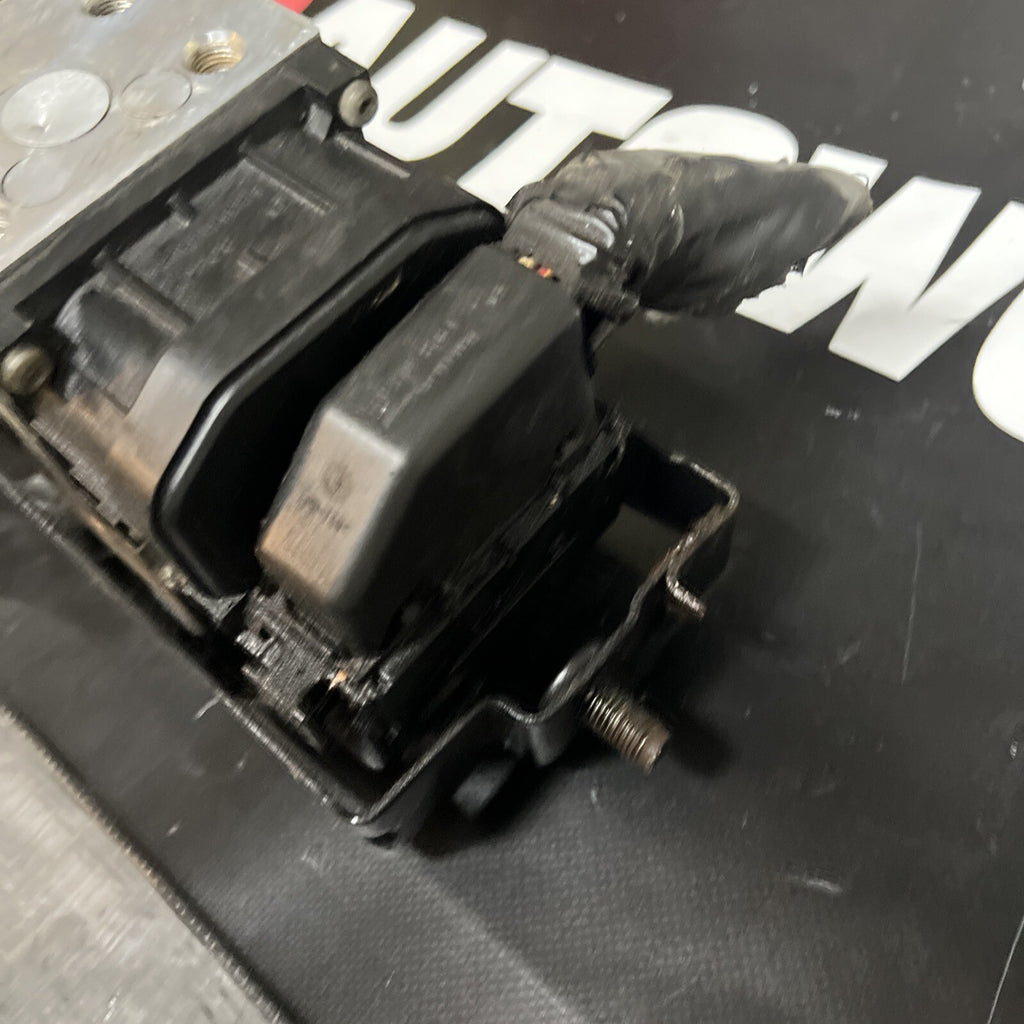 2002 SUBARU IMPREZA WRX SEDAN OEM 5 SPEED ABS BRAKE PUMP MODULE #27534FE040