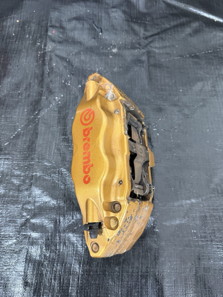 2004-2007 Subaru WRX STI Front RH Brembo Brake Caliper Passenger OEM #525182 2