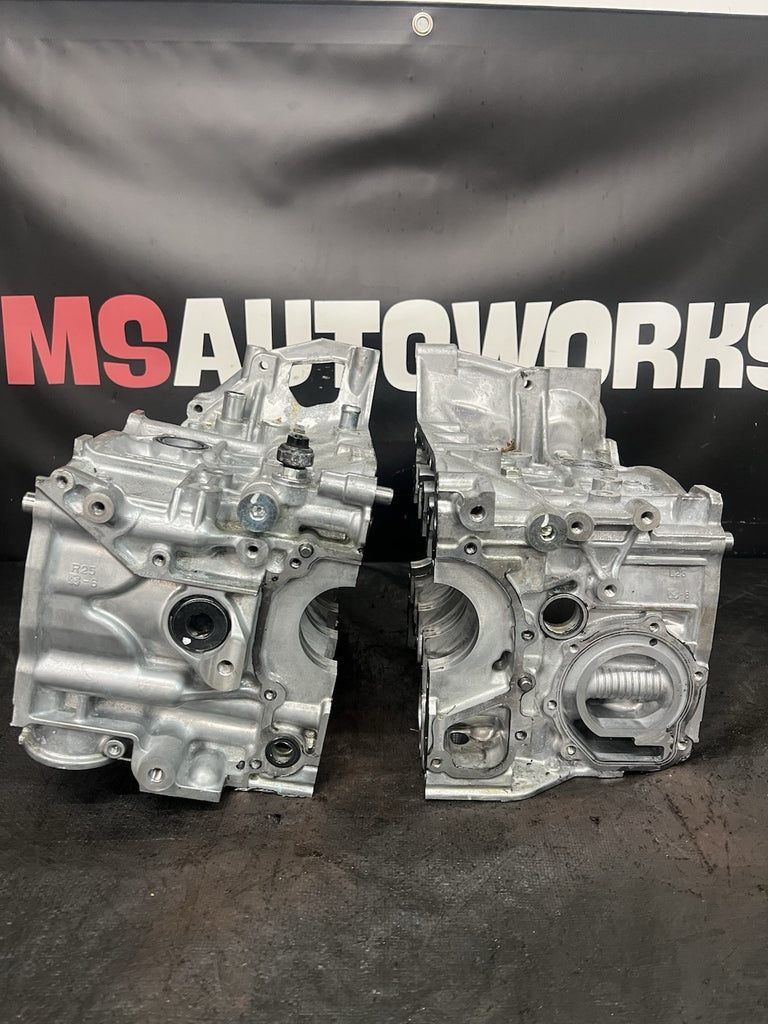 04-21 SUBARU WRX STI OEM CASE HALVES BARE BLOCK SET BLOCK ASSEMBLY STOCK #212661