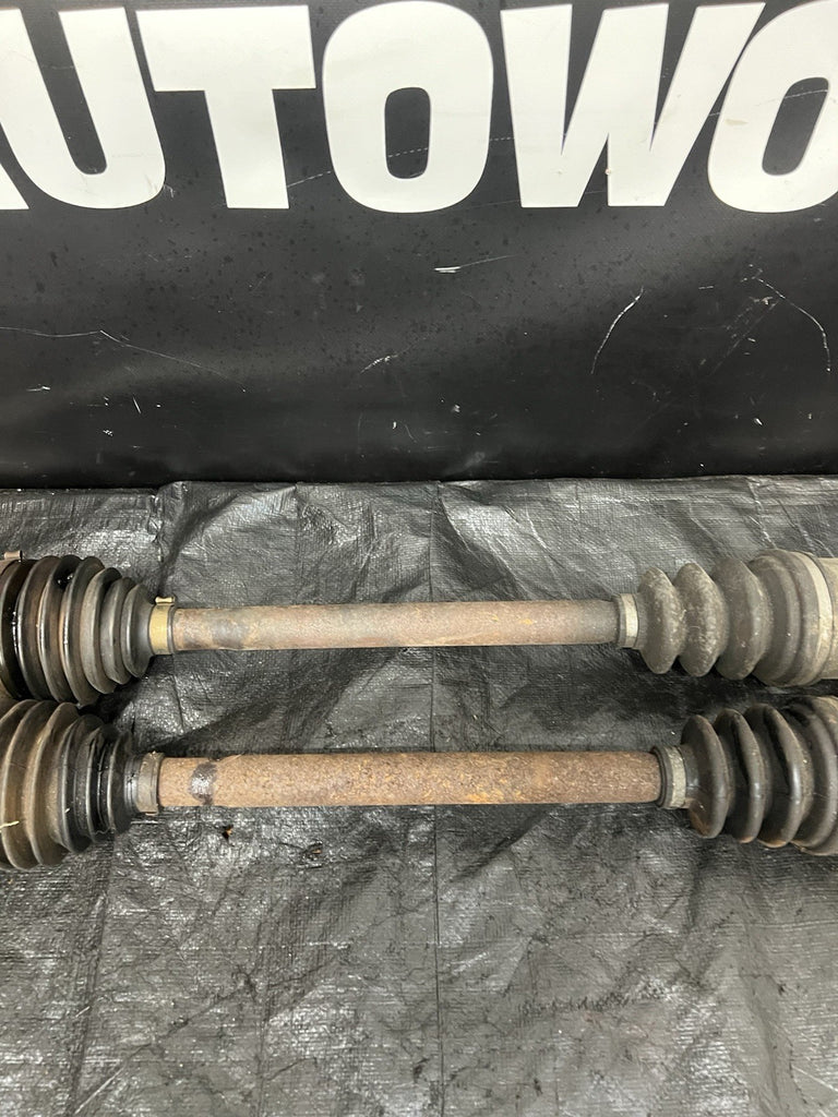 2005-2007 SUBARU WRX STI OEM 6SPD LH RH FRONT AXLE SHAFT PAIR #524656