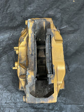 Load image into Gallery viewer, 2004-2007 Subaru WRX STI Front Caliper Set Brembo Brembos Calipers #212661