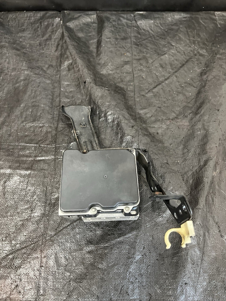 2009-2011 Subaru WRX STI ABS Anti-Lock Brake Pump 27536FG091 OEM #525671