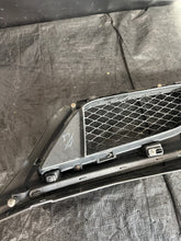 Load image into Gallery viewer, 2011-2014 Subaru Impreza WRX STi Front Grille Grill Assembly #525671