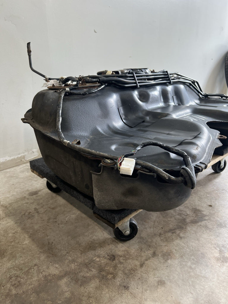 2002-2007 Subaru Impreza WRX STI Fuel Gas Tank Container Assembly OEM #511324