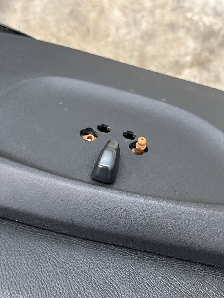 2008-2009 Subaru Legacy GT Spec B Interior Front & Rear Seats