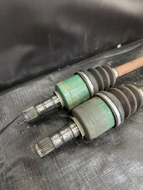 2005-2007 SUBARU WRX STI OEM 6SPD LH RH FRONT AXLE SHAFT PAIR #525182