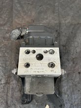 Load image into Gallery viewer, 2004 SUBARU IMPREZA WRX STI SEDAN OEM ABS BRAKE PUMP MODULE UNIT EJ257 #518682