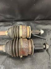 Load image into Gallery viewer, 2005-2007 SUBARU WRX STI OEM 6SPD LH RH FRONT AXLE SHAFT PAIR #525182