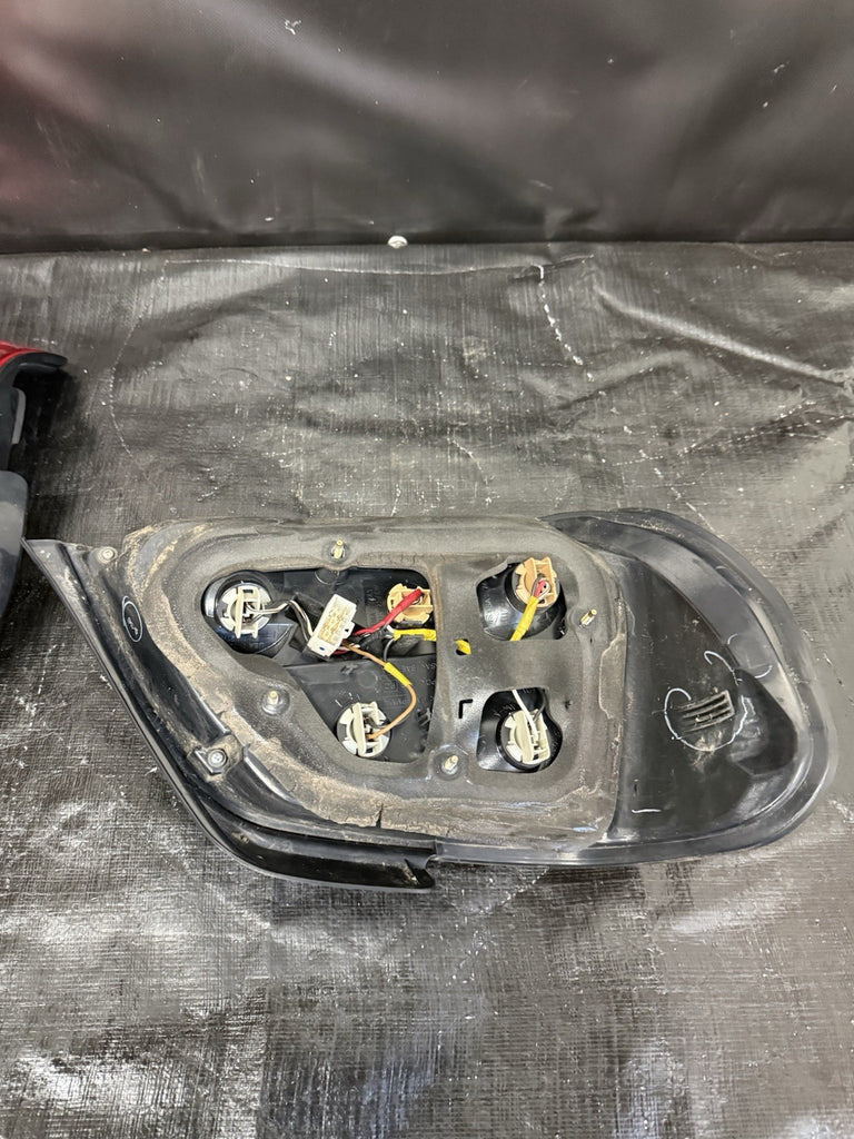 2004-2007 Subaru Impreza Tail Lights Sedan Set Pair WRX/STi Genuine #525182