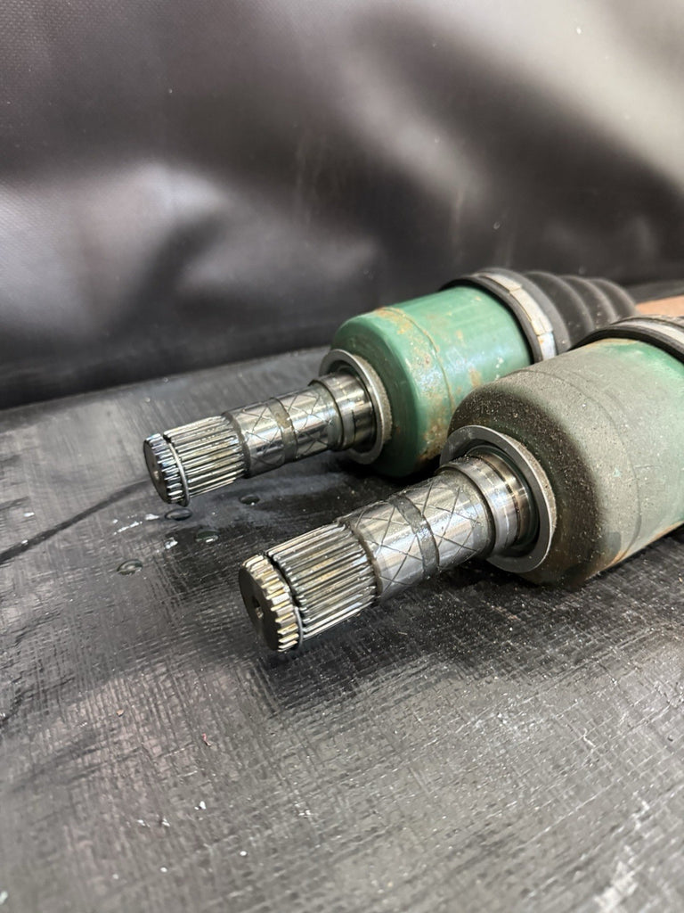 2005-2007 SUBARU WRX STI OEM 6SPD LH RH FRONT AXLE SHAFT PAIR #525182