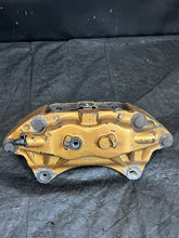 Load image into Gallery viewer, 2004-2007 Subaru WRX STI Front Caliper Set Brembo Brembos Calipers #521289
