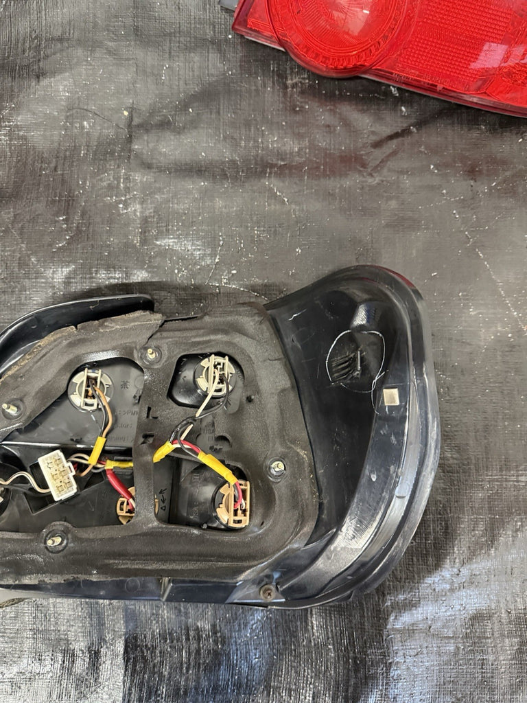 2004-2007 Subaru Impreza Tail Lights Sedan Set Pair WRX/STi Genuine #525182