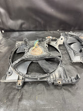 Load image into Gallery viewer, 2004-2007 SUBARU WRX STI RADIATOR COOLING FANS ASSEMBLY SET LH/RH OEM #500989