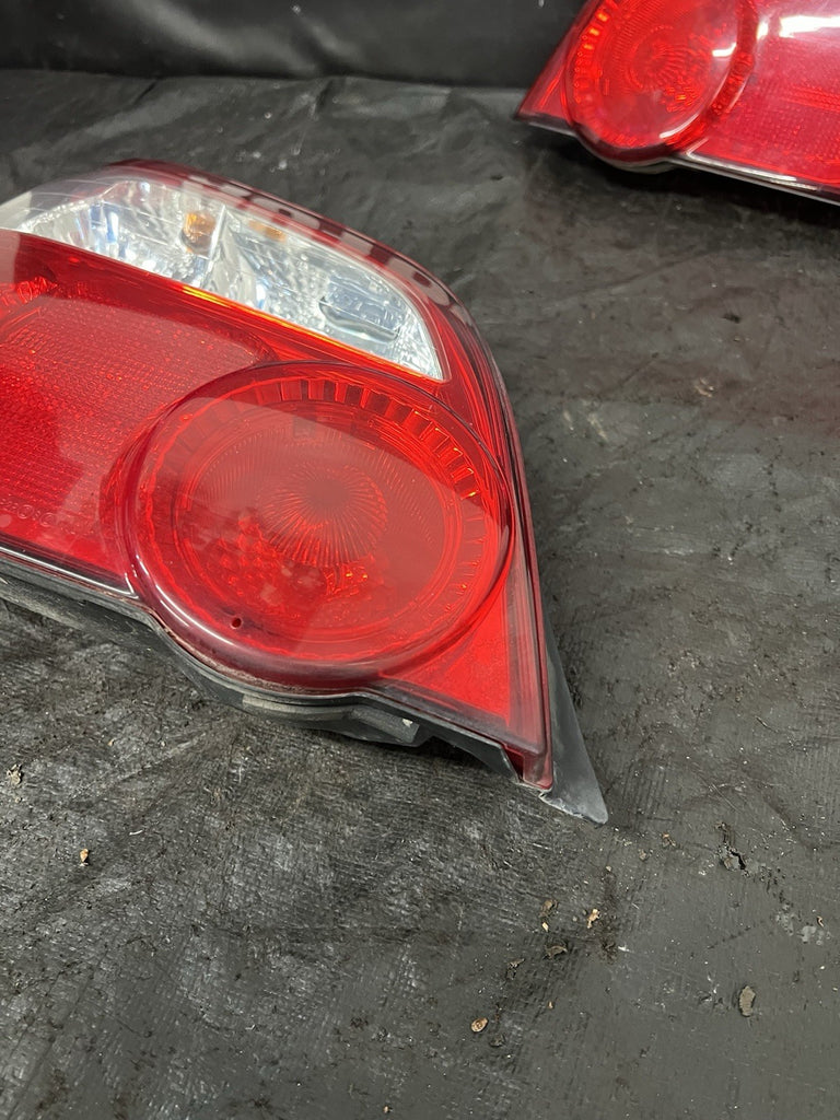 2004-2007 Subaru Impreza Tail Lights Sedan Set Pair WRX/STi Genuine #518682