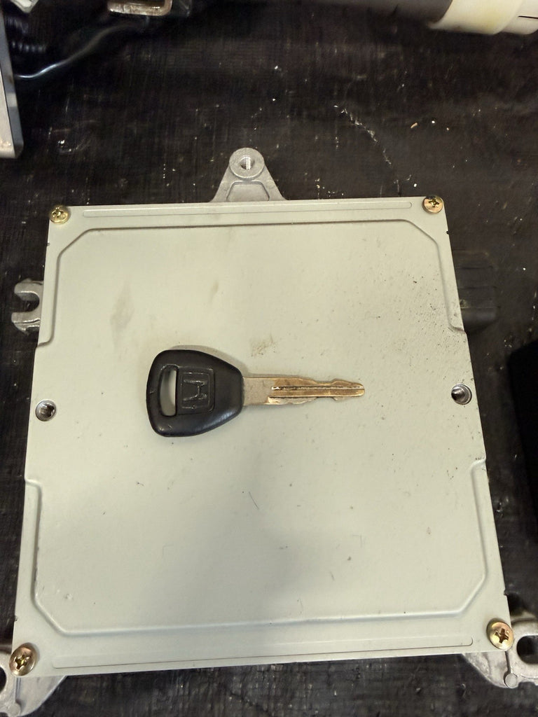 2001 HONDA S2000 AP1 F20C 2.0L OEM ECU COMPUTER IGNITION CYLINDER & MODULES