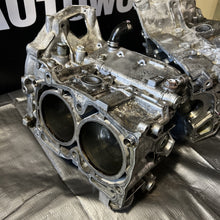 Load image into Gallery viewer, 04-21 SUBARU WRX STI OEM CASE HALVES BARE BLOCK SET 07 139k BLOCK ASSEMBLY STOCK