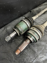 Load image into Gallery viewer, 2006-2007 SUBARU WRX STI OEM 6SPD LH RH REAR AXLE SHAFT PAIR #503881