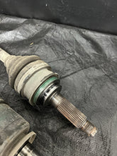 Load image into Gallery viewer, 2006-2007 SUBARU WRX STI OEM 6SPD LH RH REAR AXLE SHAFT PAIR #503881