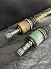 Load image into Gallery viewer, 2006-2007 SUBARU WRX STI OEM 6SPD LH RH FRONT AXLE SHAFT PAIR #503881