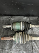 Load image into Gallery viewer, 2006-2007 SUBARU WRX STI OEM 6SPD LH RH REAR AXLE SHAFT PAIR #503881